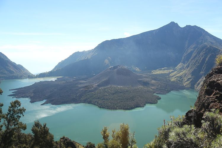 Cegah Karhutla di Gunung Rinjani, Guide dan Porter Dibekali Alat Pemadam