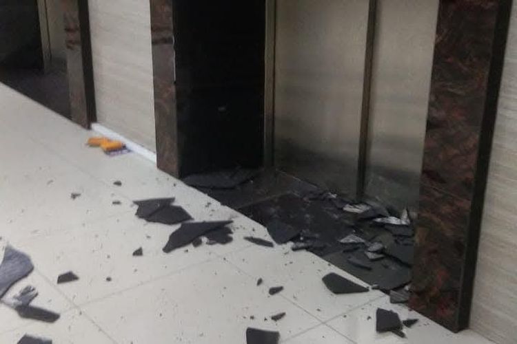 Gempa Tektonik berkekuatan M 4,9 yang menguncang Kabupaten Kolaka, Provinsi Sulawesi Tenggara (Sultra) pada Jumat (24/1/2025) pukul 20.37 Wita menyebabkan kerusakan ringan pada bangunan Rumah Sakit Benyamin Guluh. 