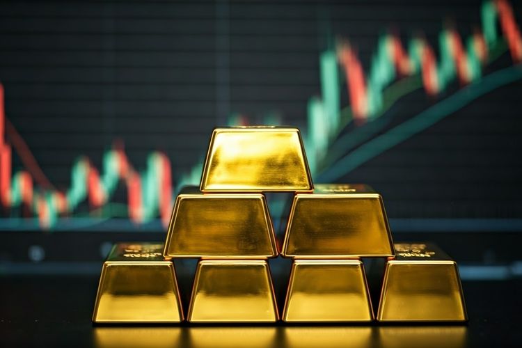 Ilustrasi emas batangan. Harga emas kembali mencetak rekor baru di tengah ketegangan global dan ekspektasi penurunan suku bunga The Fed. Apa yang membuat harga logam mulia ini terus menanjak?