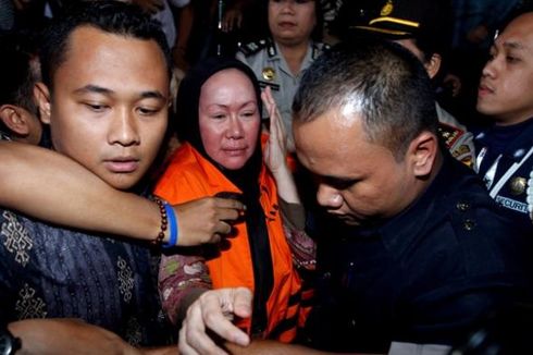 Penahanan Atut Diwarnai Ricuh Polisi-Wartawan