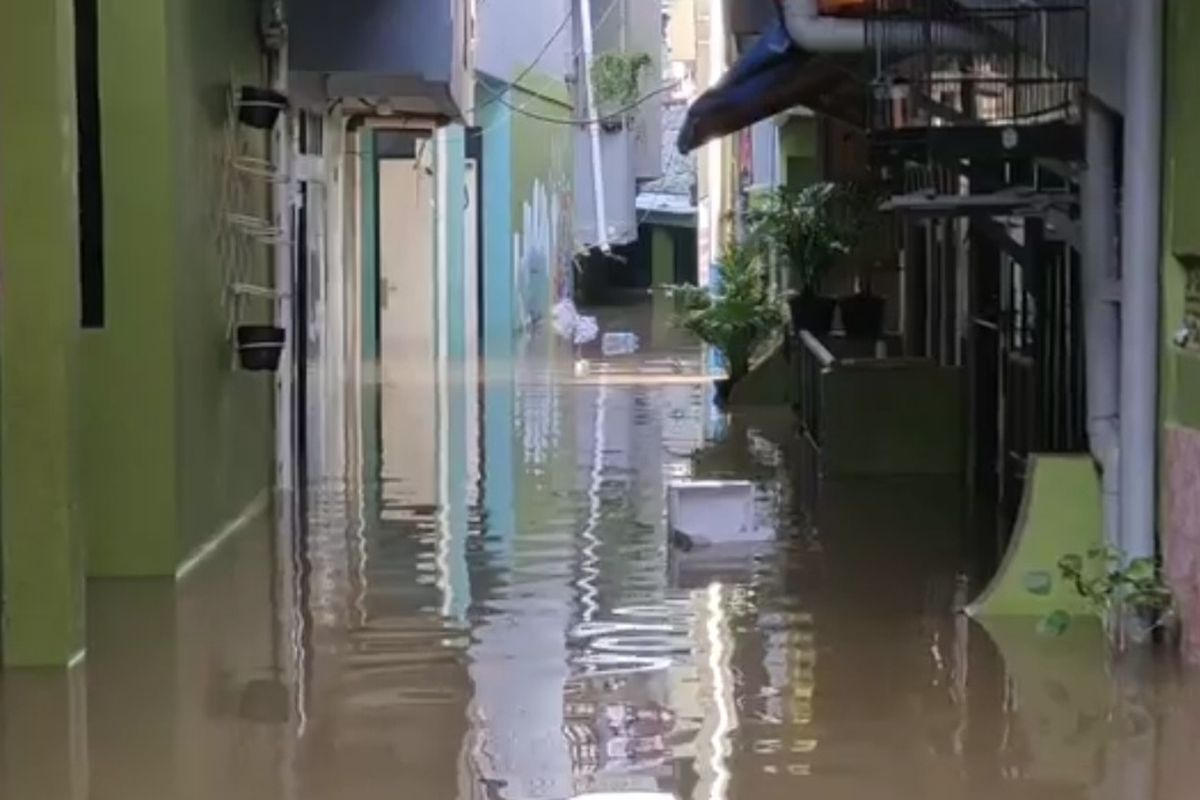 Kebon Pala Kampung Melayu Terendam Banjir 2 Meter, Tidak Ada Warga yang  Mengungsi