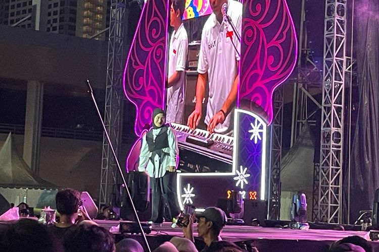 Woro saat tampil di panggung Java Pop Festival 2023 di Stadion Madya Gelora Bung Karno, Senayan, Jakarta Pusat, Sabtu (8/7/2023). 