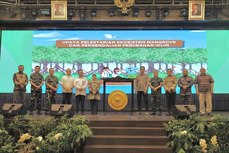 BRGM bersama Pemerntah Provinsi Sumatera Utara, Dinas Pendidikan Sumatera Utara, dan stakeholders terkait dalam acara peluncuran Kurikulum Mangrove di Sumatera Utara.