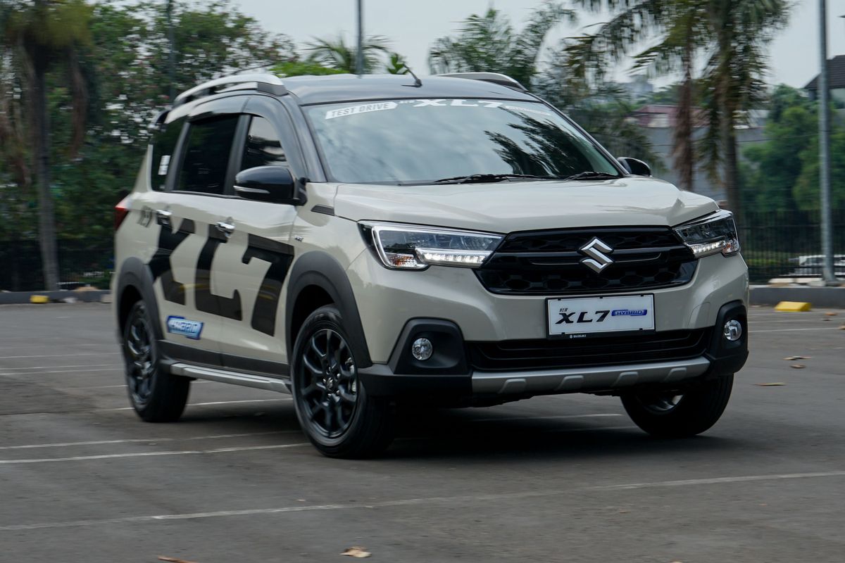 Redaksi Kompas.com menjajal Suzuki XL7 Hybrid