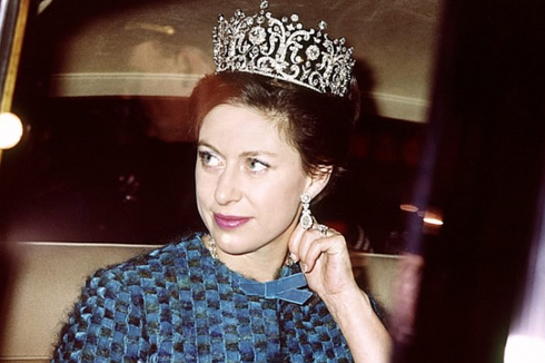 Merokok dan Klub Malam, Kebiasaan Hidup Adik Ratu Elizabeth II yang Berani