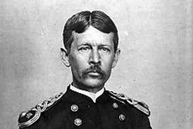 Walter Reed sendiri adalah seorang dokter karir sebelum bergabung dengan Angkatan Darat AS pada 1874. 