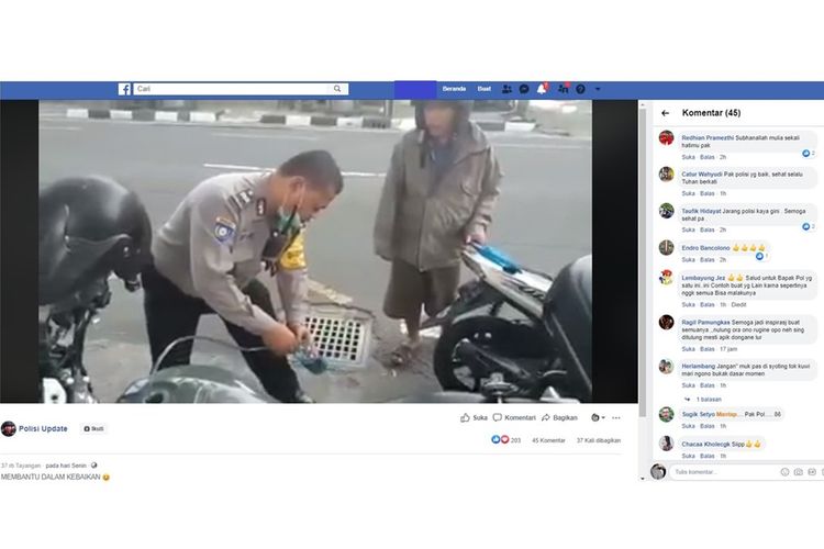 Tangkapan layar seorang polisi yang selangkan bensin di sepeda motor dinasnya untuk dibagikan kepada masyarakat yang kehabisan bahan bakar.