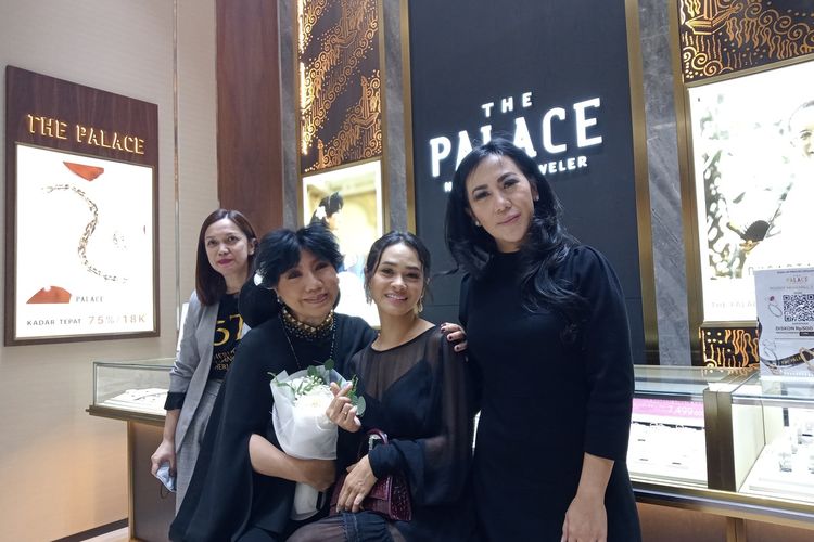 Acara opening store The Palace yang ke-30 di Pondok Indah Mall 3, Jakarta Selatan, Senin (17/1/2022).