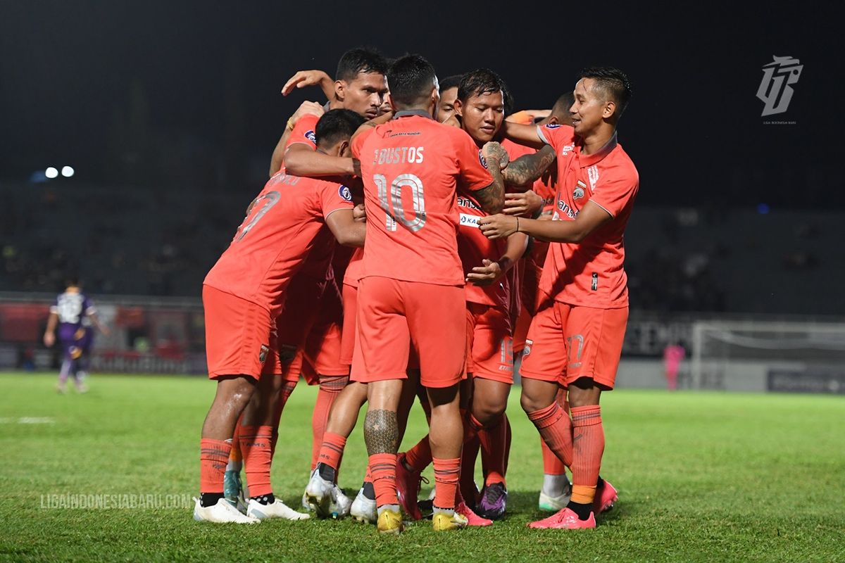 Pemain-pemain Borneo FC melakukan selebrasi usai mencetak gol ke gawang Persik Kediri dalam laga pekan ke-21 Liga 1 2022-2023. Partai Borneo FC vs Persik digelar di Stadion Segiri, Samarinda, Senin (30/1/2023). Sore ini, Minggu (12/3/2023) pukul 17.00, Borneo FC akan menjamu PSIS Semarang di Stadion Segiri, Samarina, untuk melakoni laga pekan ke-30 Liga 1 2022-2023.