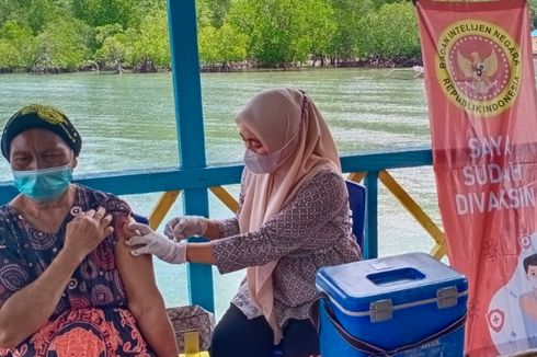 Demi Kejar Target Vaksinasi Covid-19, BIN Datangi Warga di Pulau Terpencil