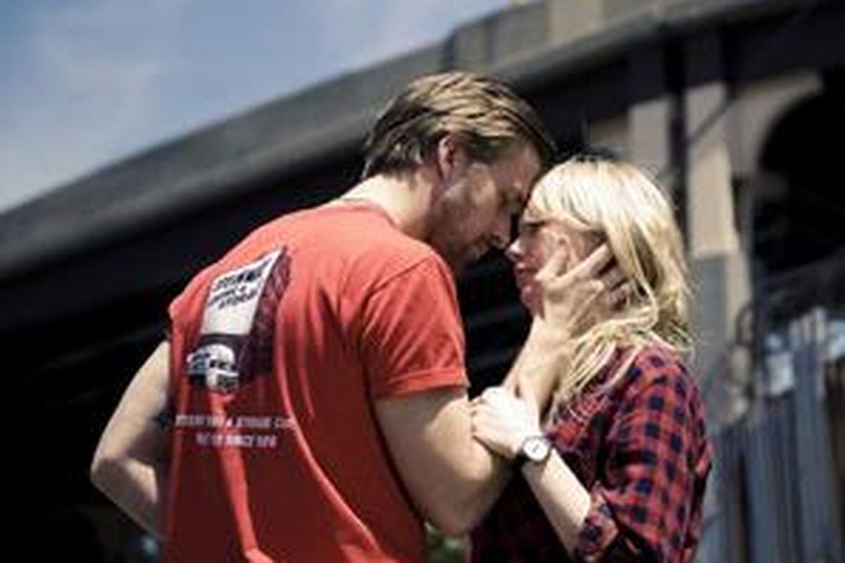 Membuat Anda merasa aman akan membuat si dia merasa berguna, dan merasa jantan. 