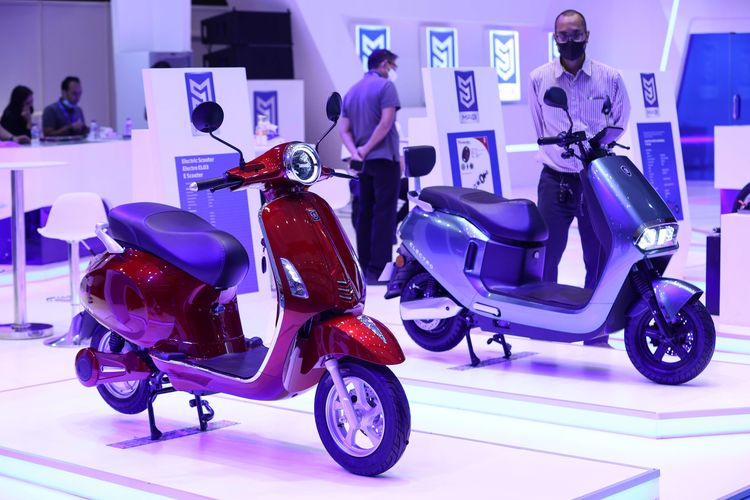 Motor listrik Electro EL02 dan EL03 produksi Mobil Anak Bangsa (MAB) dipamerkan di ajang Periklindo Electric Vehicle Show (PEVS) 2022 di JIExpo Kemayoran, Rabu (27/7/2022).