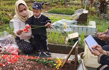 Akhirnya ke Makam Vanessa Angel dan Bibi, Ekspresi Gala Sky Jadi ...