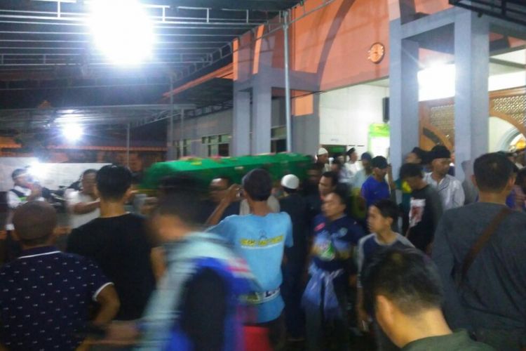 Jenazah kiper Persela Lamongan Choirul Huda akan langsung dimakamkan pada Minggu (15/10/2017) malam.