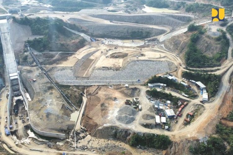 Pembangunan Bendungan Jlantah yang berada di Karanganyar, Jawa Tengah (Jateng).