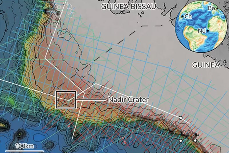 Peta Kawah Nadir yang berada di Afrika barat ditemukan di dalam laut. Kawah ini mungkin juga menjadi salah satu bekas tumbukan asteroid kedua yang musnahkan dinosaurus.