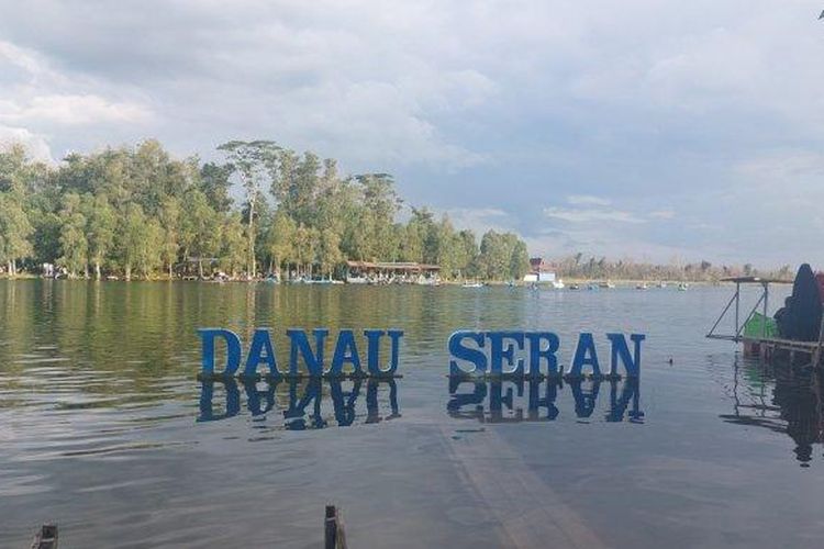 Pesona wisata Danau Seran di Kota Banjarbaru, Kalimantan Selatan.