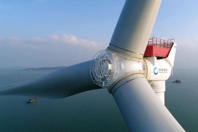 Turbin angin buatan perusahaan China MingYang Smart Energy yang disebut sebagai turbin angin terbesar di dunia. Turbin angin dengan nama MySE 16.0-242 ini luasnya lebih dari 6 kali lapangan sepak bola.