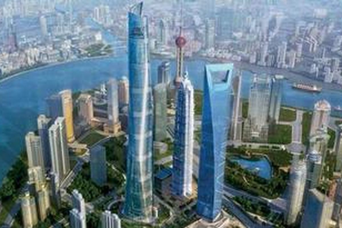 Shanghai Tower saat ini merupakan konstruksi struktur tertinggi kedua di China dan akan menjadi bangunan tertinggi saat tuntas pembangunannya pada 2015 mendatang, yakni mencapai 2073 feet atau 632,0 meter.