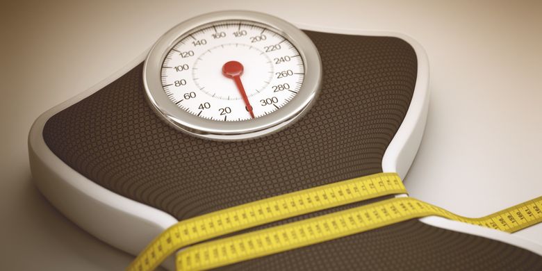 Ilustrasi mengukur berat badan dan lingkar pinggang