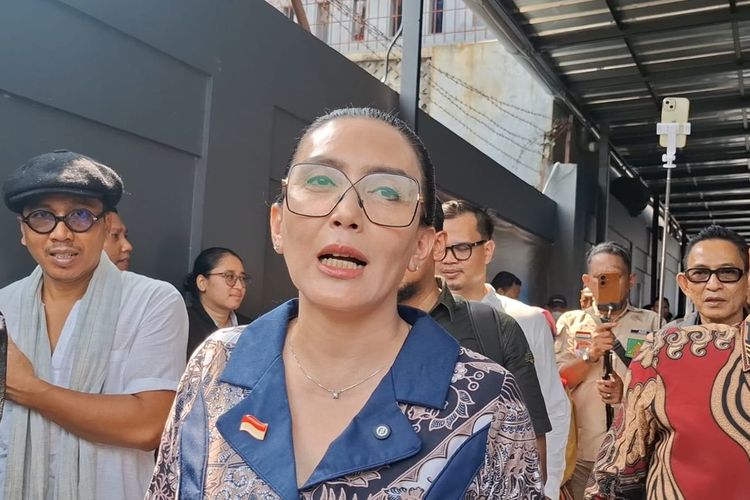 Rieke Diah Pitaloka Soroti Kasasi Nikita Mirzani, Curigai 'Paket Kilat'