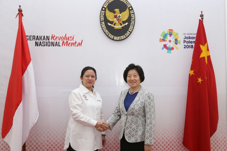 Menko PMK Puan Maharani dan Wakil Perdana Menteri China Sun Chunlan bertemu di kantor Kemenko PMK, Jakarta, Minggu (19/8/2018).