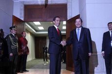 Jokowi Tawarkan Seragam Militer dan Senjata Indonesia ke PM Kamboja