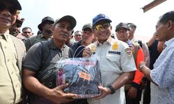 Pastikan Penanganan Darurat Berjalan Cepat, Kasatgas Tito Karnavian Tinjau Pengungsi di Aceh Utara