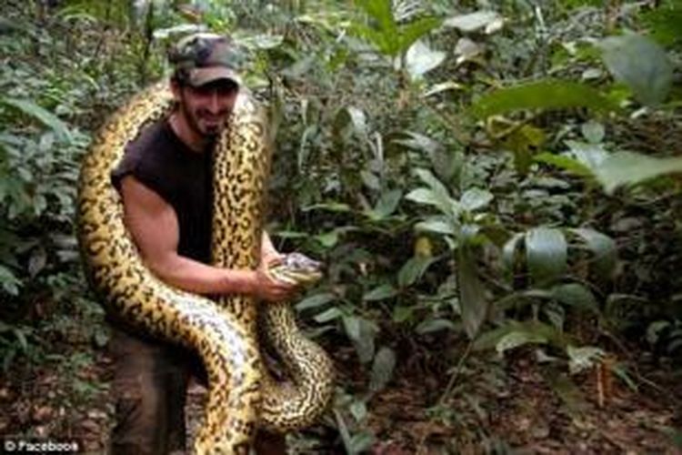 Paul Rosolie (26) sudah bertualang ke hutan hujan Amazon saat baru berusia 18 tahun.