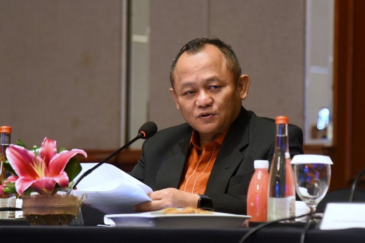 Wakil Ketua Komisi VI DPR RI Sarmuji saat memimpin pertemuan dalam Kunjungan Kerja Reses Tim Komisi IV DPR RI ke Surabaya, Jawa Timur, Senin (19/02/2024)