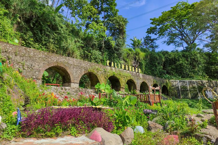 Saluran Air Kuno Peninggalan Belanda di Wisata Sungai Kalimasada Klaten.