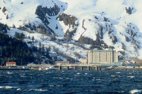 Whittier, Kota di Alaska di Mana Semua Penduduk Tinggal di Bawah Satu Atap