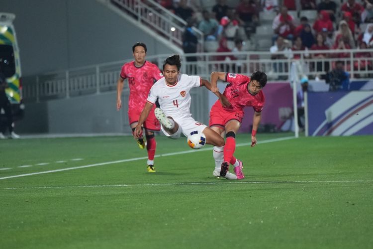 Suasana duel perempat final Piala Asia U23 2024 antara timnas U23 Indonesia vs Korea Selatan di Stadion Abdullah bin Khalifa, Doha, Qatar, Kamis (25/4/2024).
