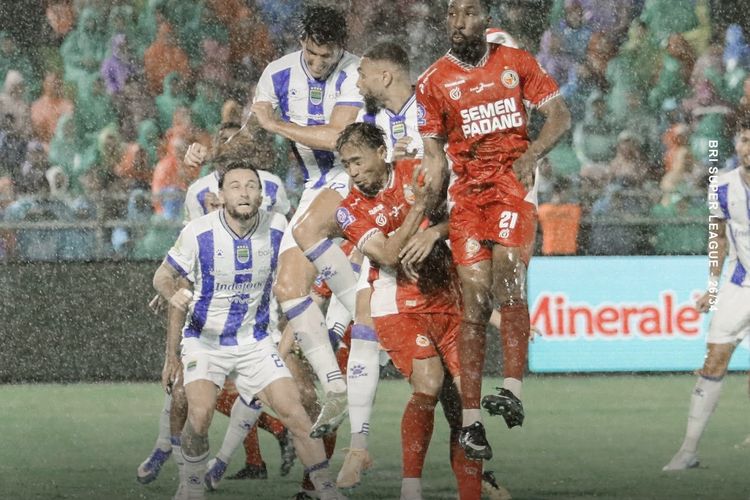 Semen Padang FC Tumbang 0-2 dari Persib di Kandang, Imran Minta Maaf