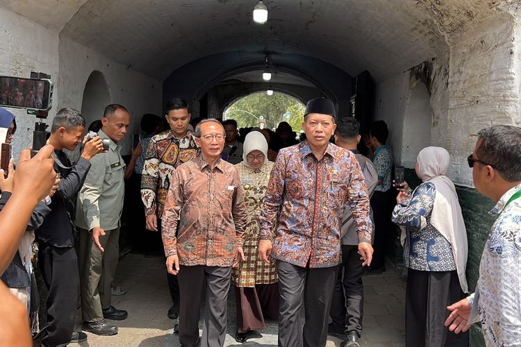 Tak Cuma Jual Barang Subsidi, Menkop Minta Koperasi Merah Putih Juga Pasarkan Produk Lokal