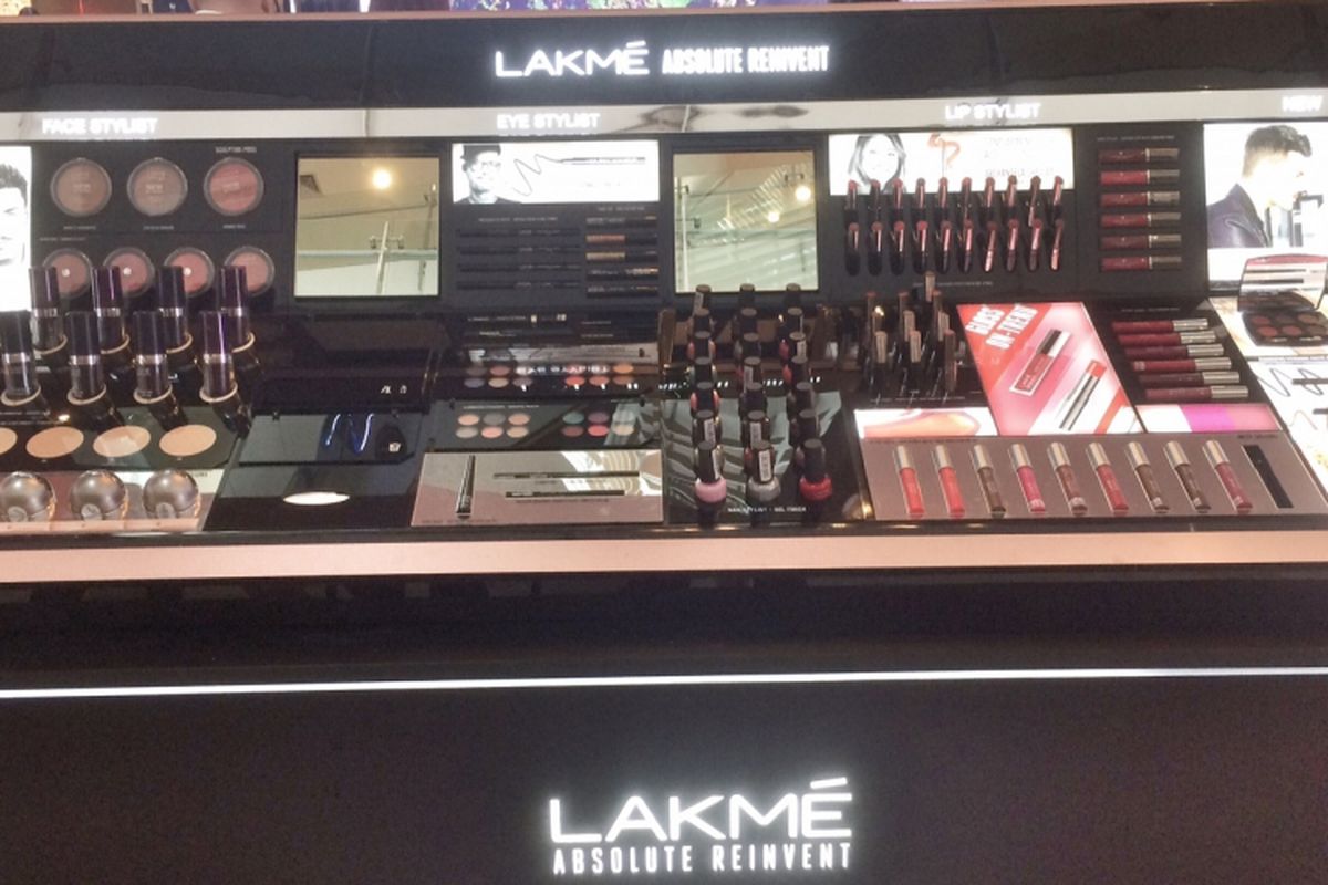 Produk kosmetik Lakme hadir di Indonesia.