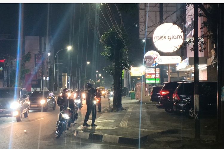 Lapak pedagang martabak yang sempat viral diduga dipalak Dishub Kota Medan,  di Jalan Gajah Mada, tampak tutup, Rabu (15/5/2024) malam 