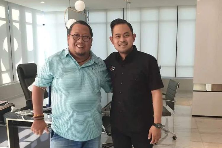 Muly Munial CEO Munial Sport Group seusai bertemu dengan Presiden Arema FC Gilang Widya Pramana.