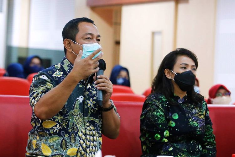 Wali Kota (Walkot) Semarang Hendrar Prihadi (Hendi) saat menyatakan Pemerintah Kota (Pemkot) Semarang prioritaskan vaksinasi Covid-19 bagi guru-guru Pendidikan Anak Usia Dini (PAUD) pada Kamis (17/6/2021).