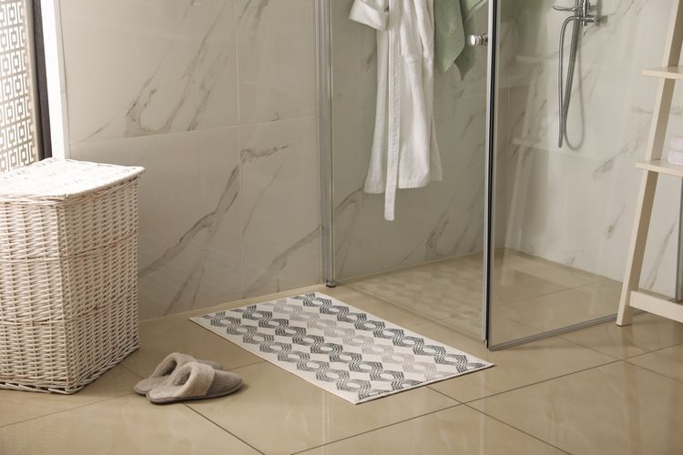Cara Mencuci Keset Kamar Mandi agar Tidak Bau