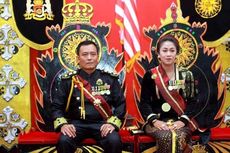 Saling Berpegangan Tangan Saat Dengarkan Putusan, Raja Ratu Keraton Agung Sejagat Terbukti Sebarkan Berita Bohong