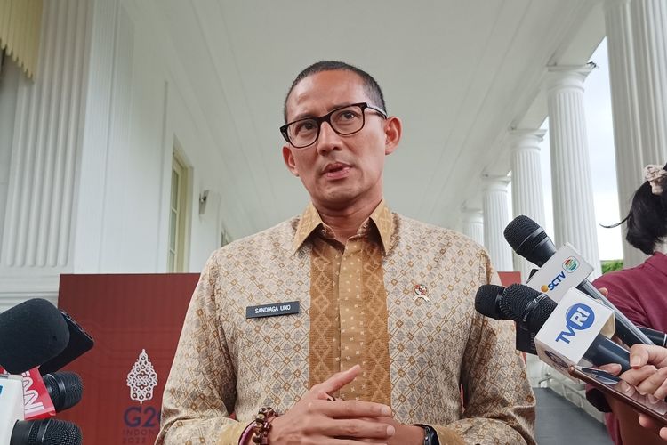 Menparekraf yang juga Wakil Ketua Dewan Pembina Partai Gerindra Sandiaga Uno di Kompleks Istana Kepresidenan, Senin (2/1/2023). 