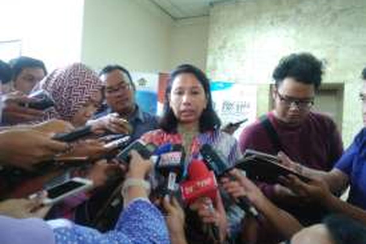 Menteri Badan Usaha Milik Negara (BUMN) Rini Mariani Soemarno di kantor Kemenko Perekonomian, di Jakarta, Jumat (2/9/2016).