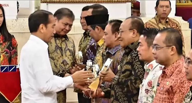 Mampu Kendalikan Inflasi, Pemprov NTB Terima TPID Award dari Presiden Jokowi