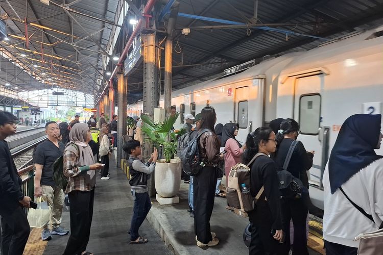 KAI Daop 4 Semarang Gulirkan Program Diskon Tiket 50 Persen Khusus Anggota Legiun Veteran, Ini Syarat dan Caranya