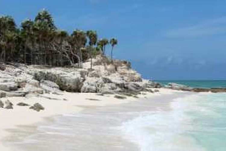 Pantai Grace Bay di Turks and Caicos menduduki peringkat pertama pantai terbaik di dunia berdasarkan pilihan pengulas TripAdvisor
