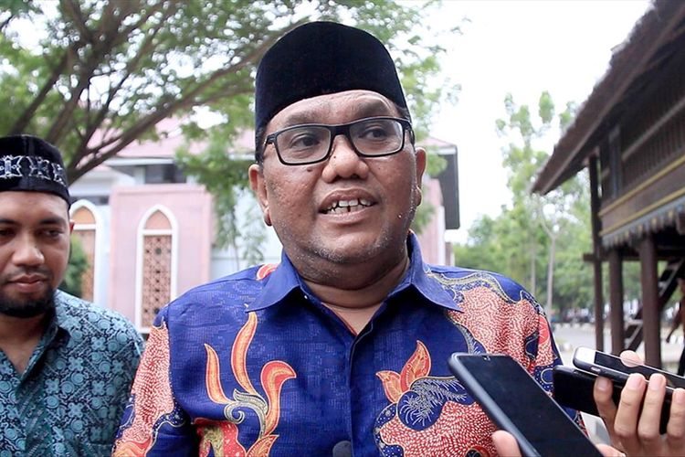 Wakil Ketua Komisi VII DPR Aceh Musannif usai diskusi Publik dengan tema wacana pembentukan qanun poligami di Aceh diselenggarakan oleh Pusat Klinik Hukum Fakultas Syariah dan Hukum UIN Ar Raniry Banda Aceh, Rabu (10/07/2019).