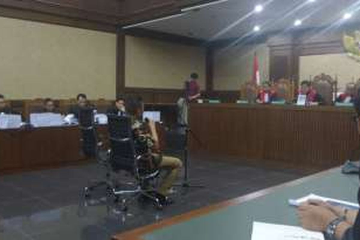 Terdakwa kasus dugaan suap raperda reklamasi, Mohamad Sanusi, menghadapi sidang tuntutan di Pengadilan Tipikor, Jakarta Pusat, Selasa (13/12/2016). 