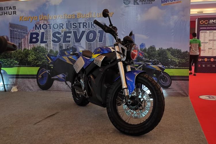 Motor listrik Budi Luhur di IIMS Hybrid 2021