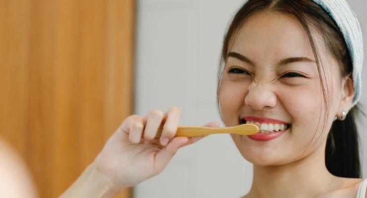 Bagaimana Orang Membersihkan Gigi Sebelum Pasta Gigi Diciptakan?